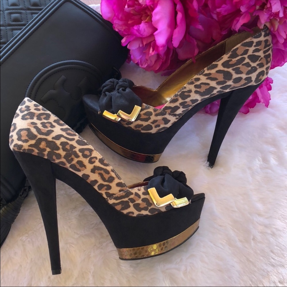 {Sam Edelman} Gorgeous Leopard Peep Toe Heels